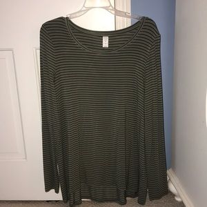 Long sleeve striped tee